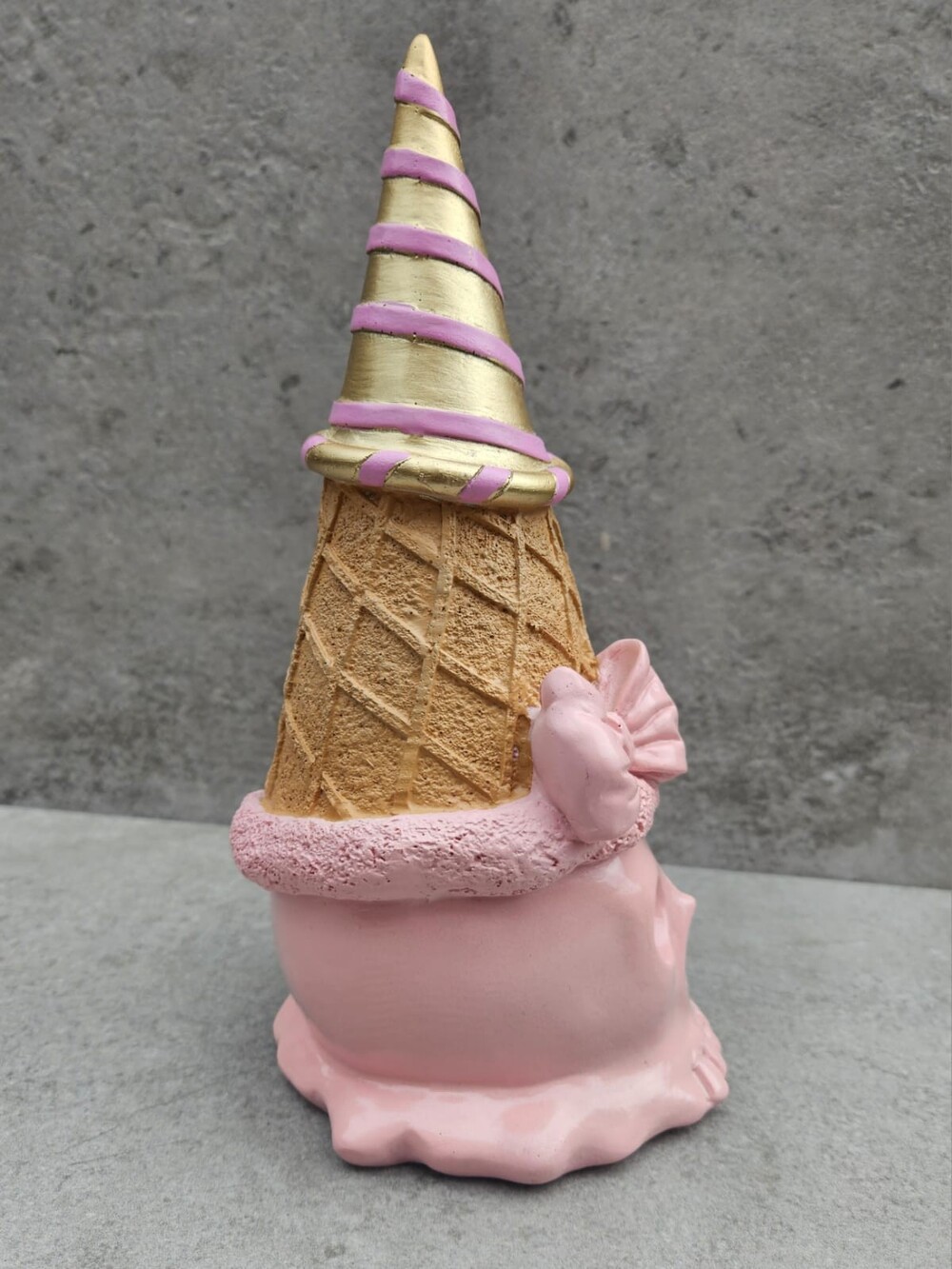 NWT Pink Halloween Skull Ice Cream Cone Figurine Gold Witch Hat Spooky Cute Deco - Picture 4 of 5